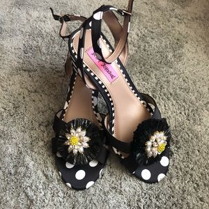 Betsy Johnson chunky heel